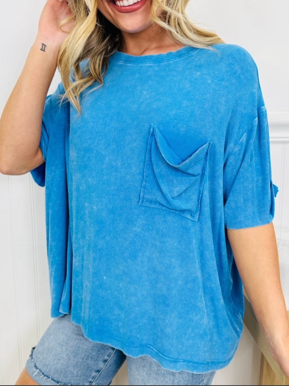 Womens Zenana Ribbed Pocket Tshirt, size small/medium
